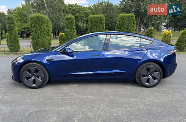 Седан Tesla Model 3 2021 в 