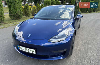Седан Tesla Model 3 2021 в 