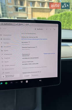 Седан Tesla Model 3 2021 в 