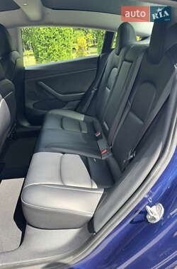 Седан Tesla Model 3 2021 в 