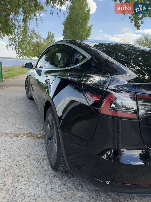 Седан Tesla Model 3 2019 в Києві