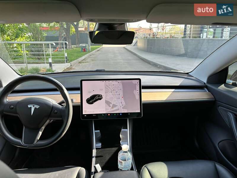 Седан Tesla Model 3 2019 в Києві