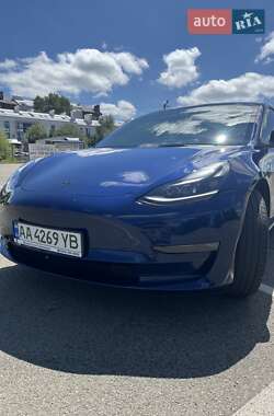 Седан Tesla Model 3 2022 в 