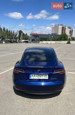 Седан Tesla Model 3 2022 в Киеве