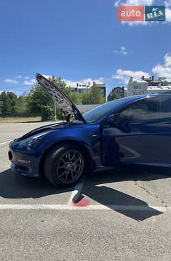Седан Tesla Model 3 2022 в Киеве