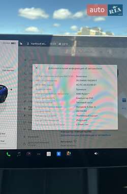 Седан Tesla Model 3 2022 в 