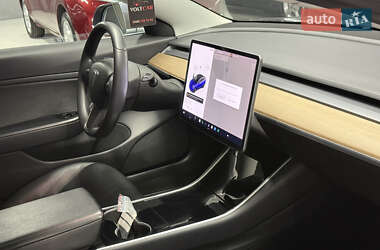 Седан Tesla Model 3 2019 в 