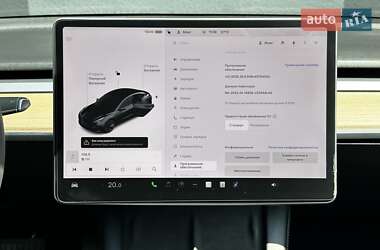 Седан Tesla Model 3 2021 в 