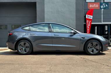 Седан Tesla Model 3 2021 в 