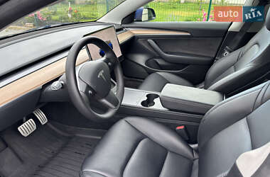 Седан Tesla Model 3 2022 в 