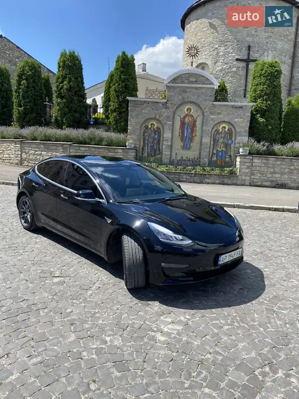 Tesla Model 3 2020
