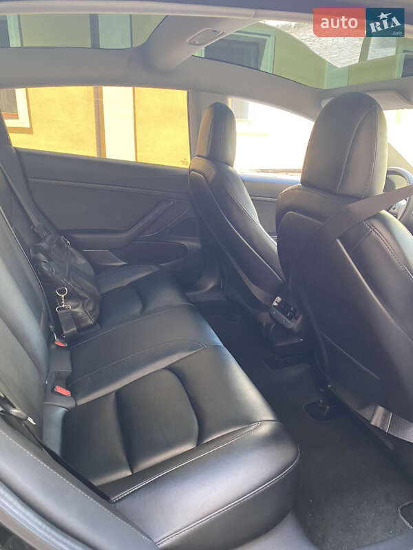 Седан Tesla Model 3 2020 в Кам'янець-Подільському