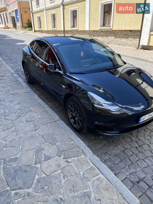 Седан Tesla Model 3 2020 в Кам'янець-Подільському