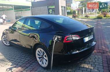 Седан Tesla Model 3 2022 в 