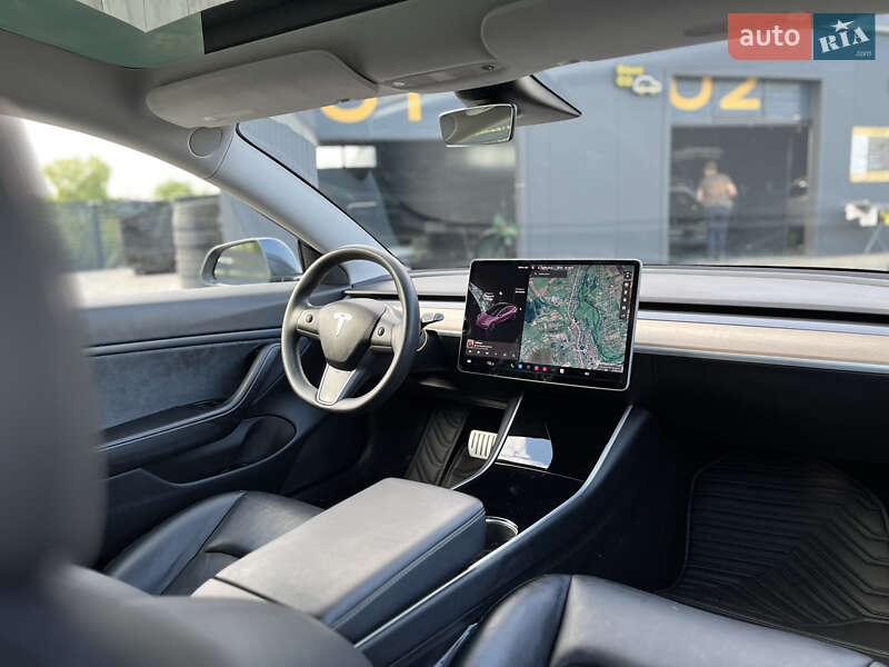Седан Tesla Model 3 2020 в Каменке-Бугской