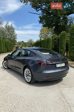 Седан Tesla Model 3 2023 в 