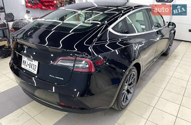 Седан Tesla Model 3 2020 в 