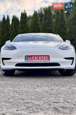 Седан Tesla Model 3 2019 в Дрогобыче