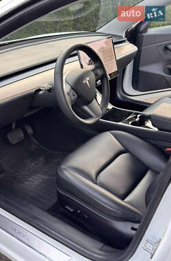 Седан Tesla Model 3 2019 в 