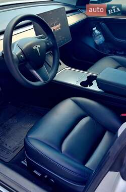 Седан Tesla Model 3 2022 в Днепре