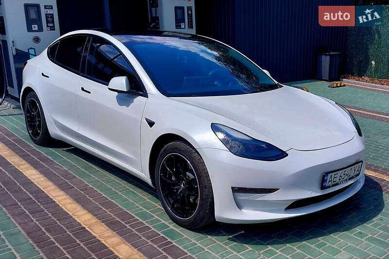 Седан Tesla Model 3 2022 в Дніпрі