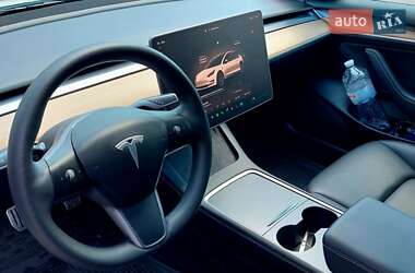 Седан Tesla Model 3 2022 в Днепре