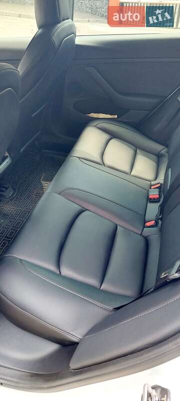 Седан Tesla Model 3 2022 в Днепре