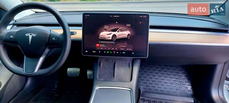 Седан Tesla Model 3 2022 в Днепре