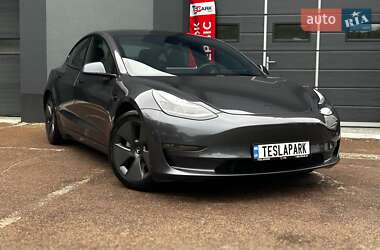 Седан Tesla Model 3 2021 в 