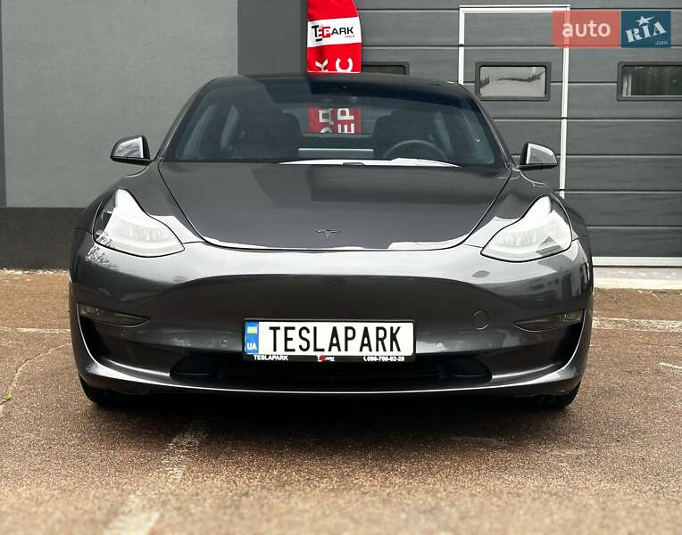Седан Tesla Model 3 2021 в Києві