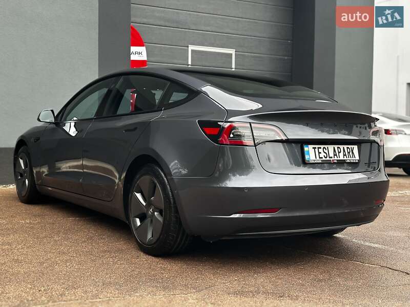 Седан Tesla Model 3 2021 в Києві