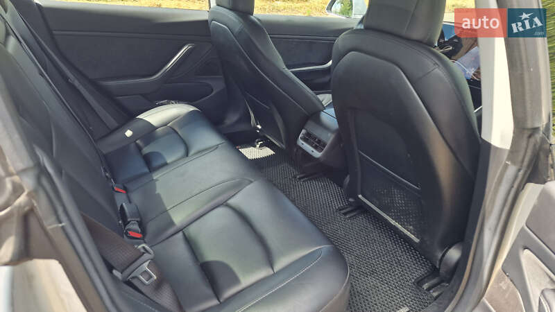 Седан Tesla Model 3 2018 в Киеве