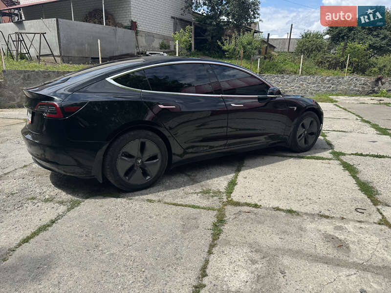 Седан Tesla Model 3 2019 в Шепетівці
