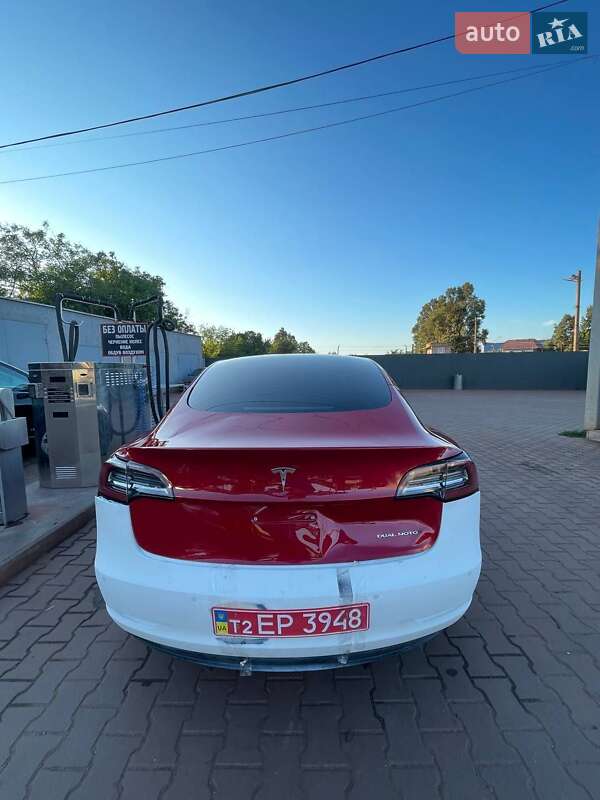 Седан Tesla Model 3 2021 в Кривом Роге