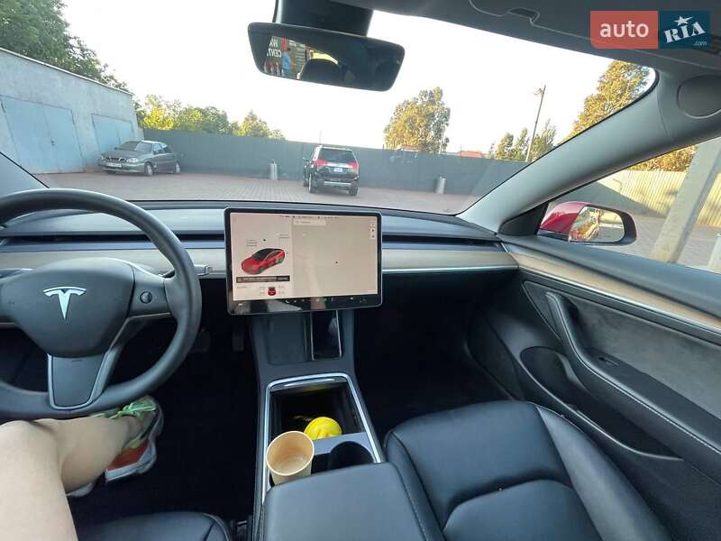 Седан Tesla Model 3 2021 в Кривом Роге