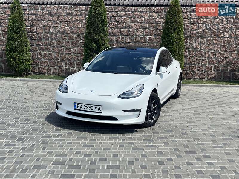 Седан Tesla Model 3 2020 в Кропивницькому фото 12 Седан Tesla Model 3 2020 в Кропивницькому