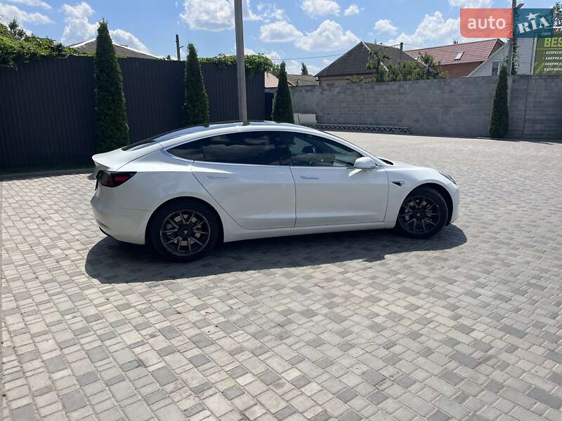 Седан Tesla Model 3 2020 в Кропивницькому фото 17 Седан Tesla Model 3 2020 в Кропивницькому