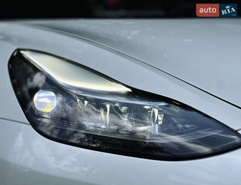 Седан Tesla Model 3 2023 в Дрогобыче