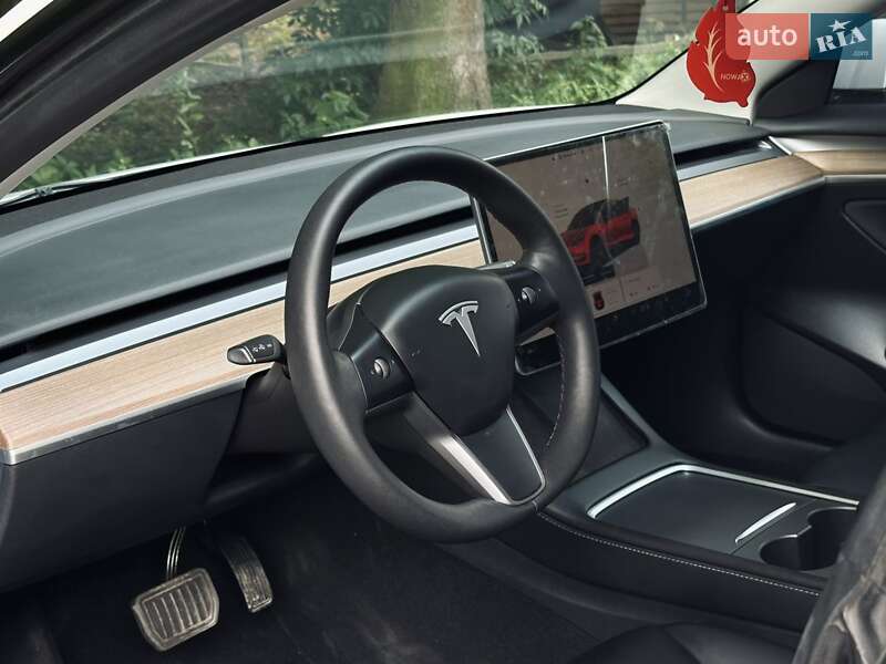 Седан Tesla Model 3 2023 в Дрогобыче