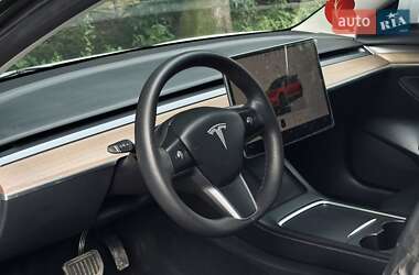 Седан Tesla Model 3 2023 в 