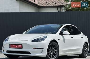 Седан Tesla Model 3 2023 в Дрогобичі