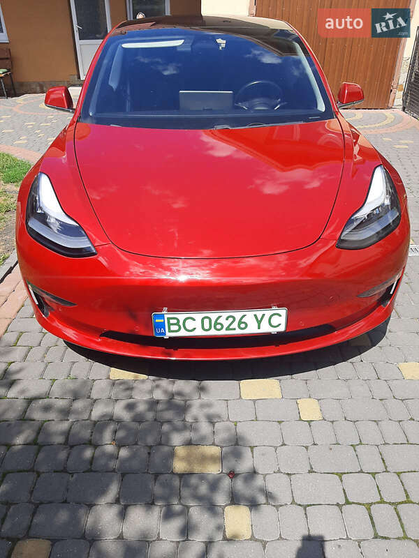Седан Tesla Model 3 2017 в Львові