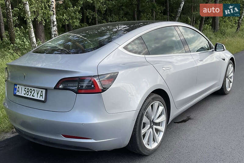 Седан Tesla Model 3 2018 в Киеве