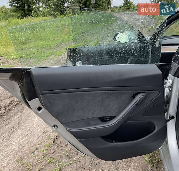 Седан Tesla Model 3 2018 в Киеве