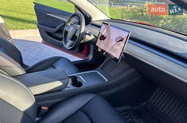 Седан Tesla Model 3 2022 в 