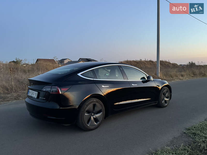 Седан Tesla Model 3 2019 в Одесі