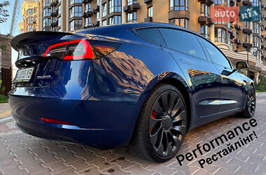 Седан Tesla Model 3 2021 в Києві