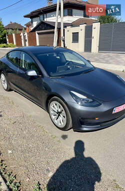 Седан Tesla Model 3 2023 в 