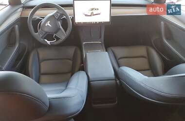 Седан Tesla Model 3 2023 в 