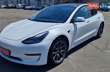 Седан Tesla Model 3 2022 в 